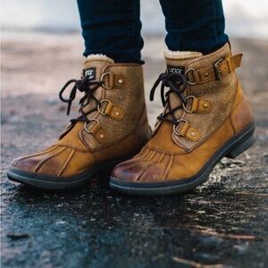 UGG Cecile Waterproof Duck Boots Sz 7.5 Fur Lined Leather Sued